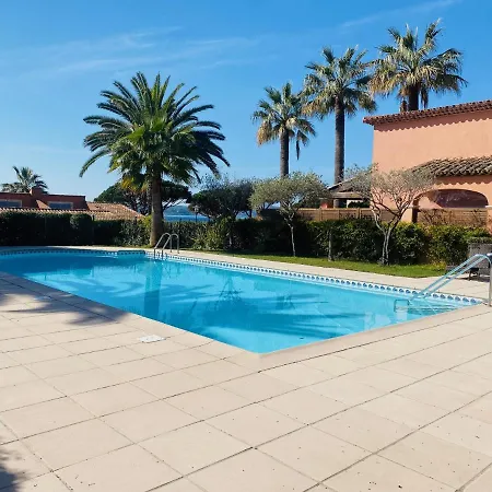 De La Mer Apartment *